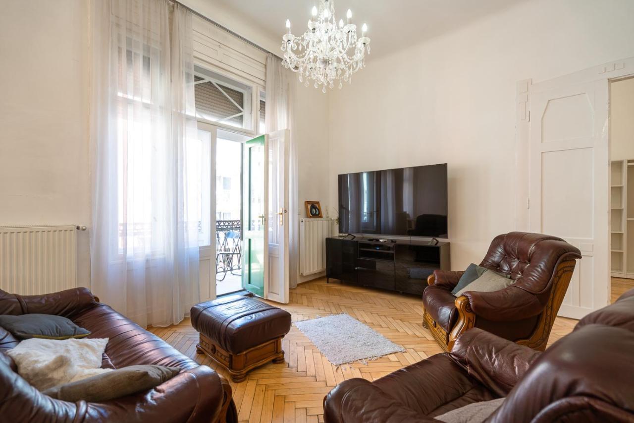 Garys Bright And Spacious Two Bedroom Flat Near Danube Будапеща Екстериор снимка