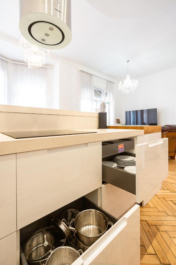 Garys Bright And Spacious Two Bedroom Flat Near Danube Будапеща Екстериор снимка