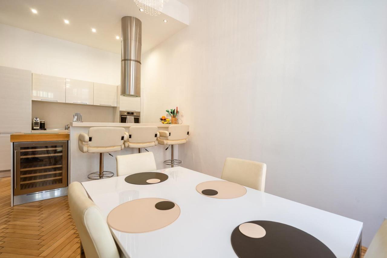 Garys Bright And Spacious Two Bedroom Flat Near Danube Будапеща Екстериор снимка