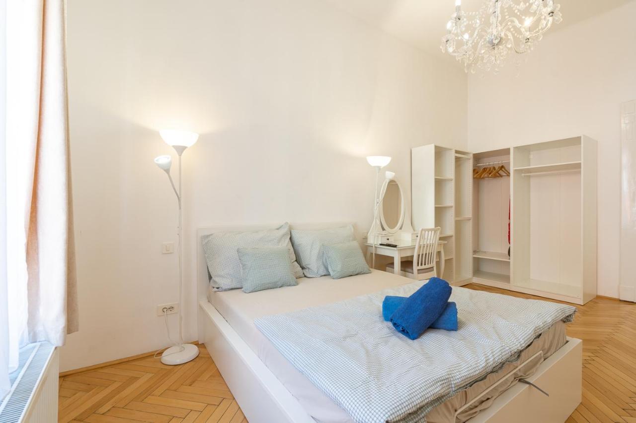 Garys Bright And Spacious Two Bedroom Flat Near Danube Будапеща Екстериор снимка