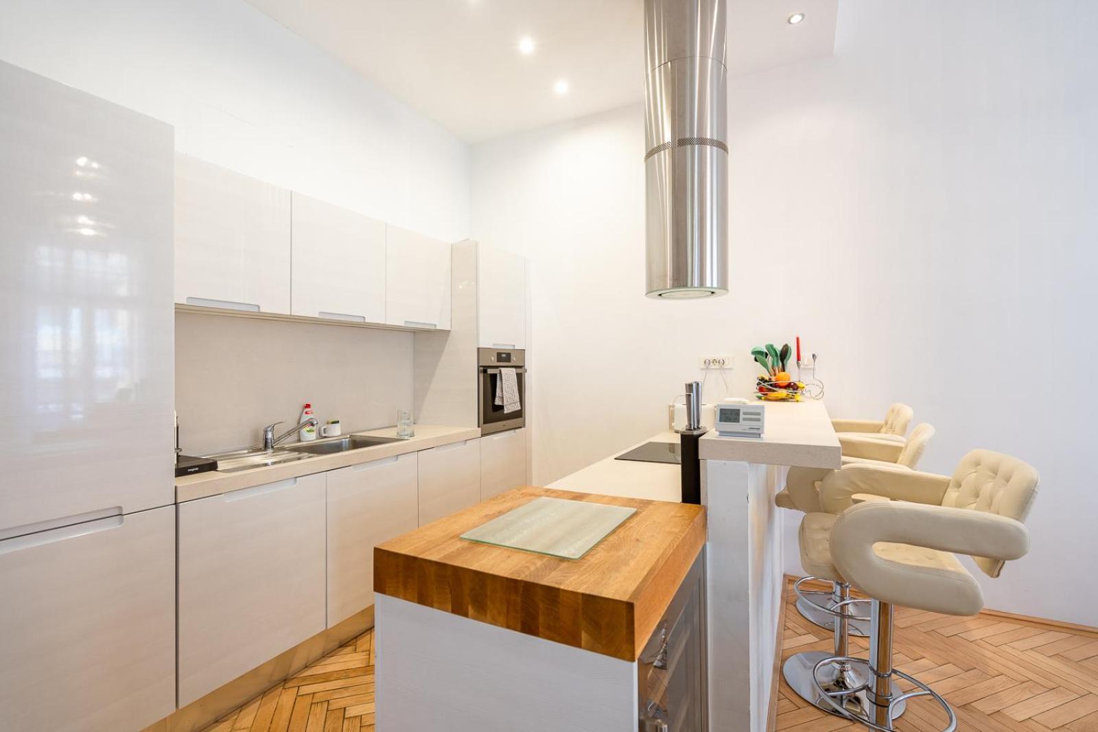 Garys Bright And Spacious Two Bedroom Flat Near Danube Будапеща Екстериор снимка